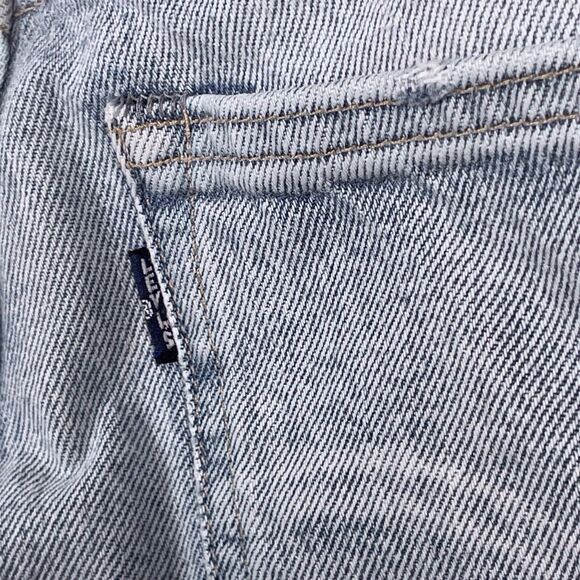 LEVI’S MADE & CRAFTED Barrel Crop Jeans Light Wash High Rise Raw Hem Size 28 - Picture 10 of 16